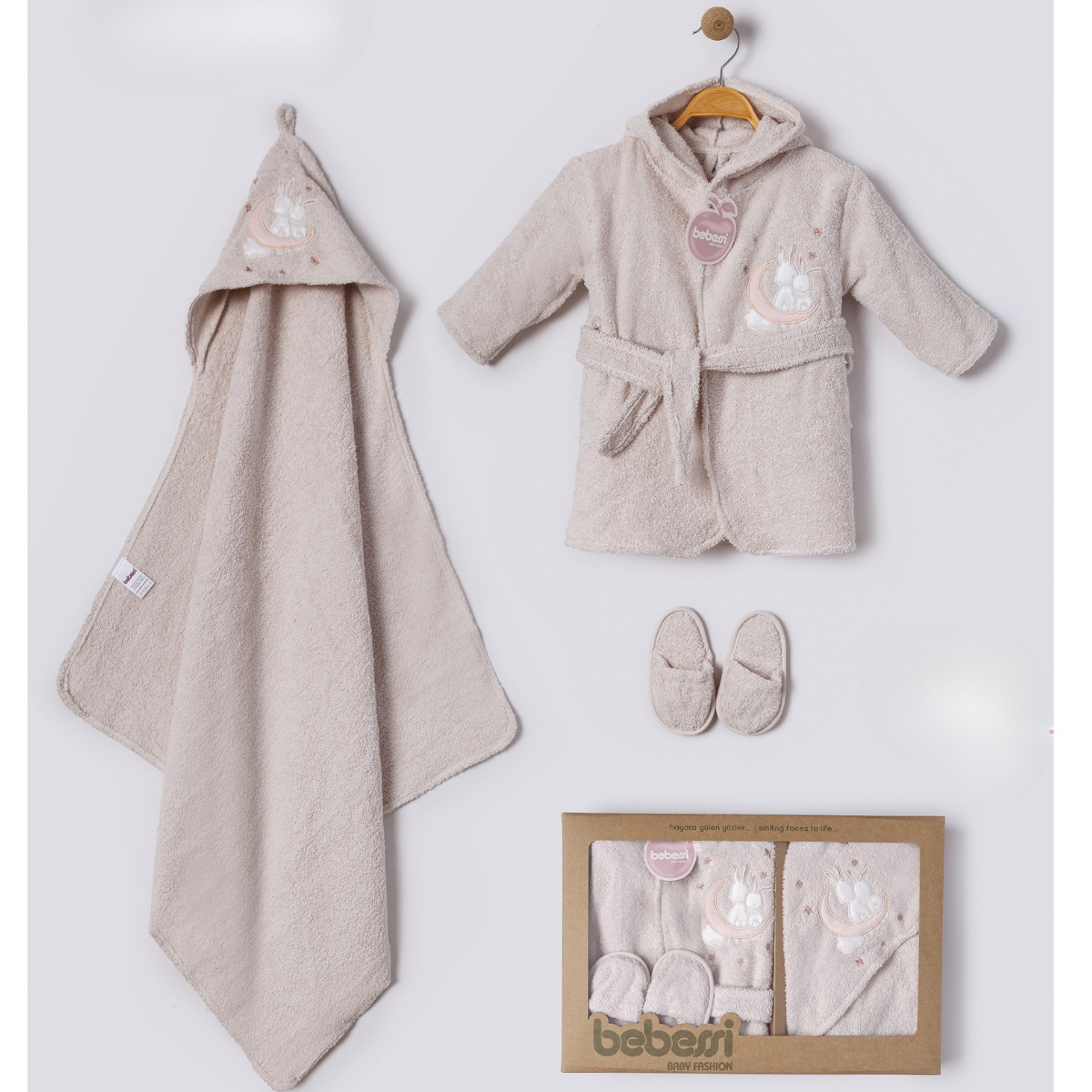 BEBESSİ KIZ 0-12 AY TWIN RABBIT KUTULU BORNOZ SET