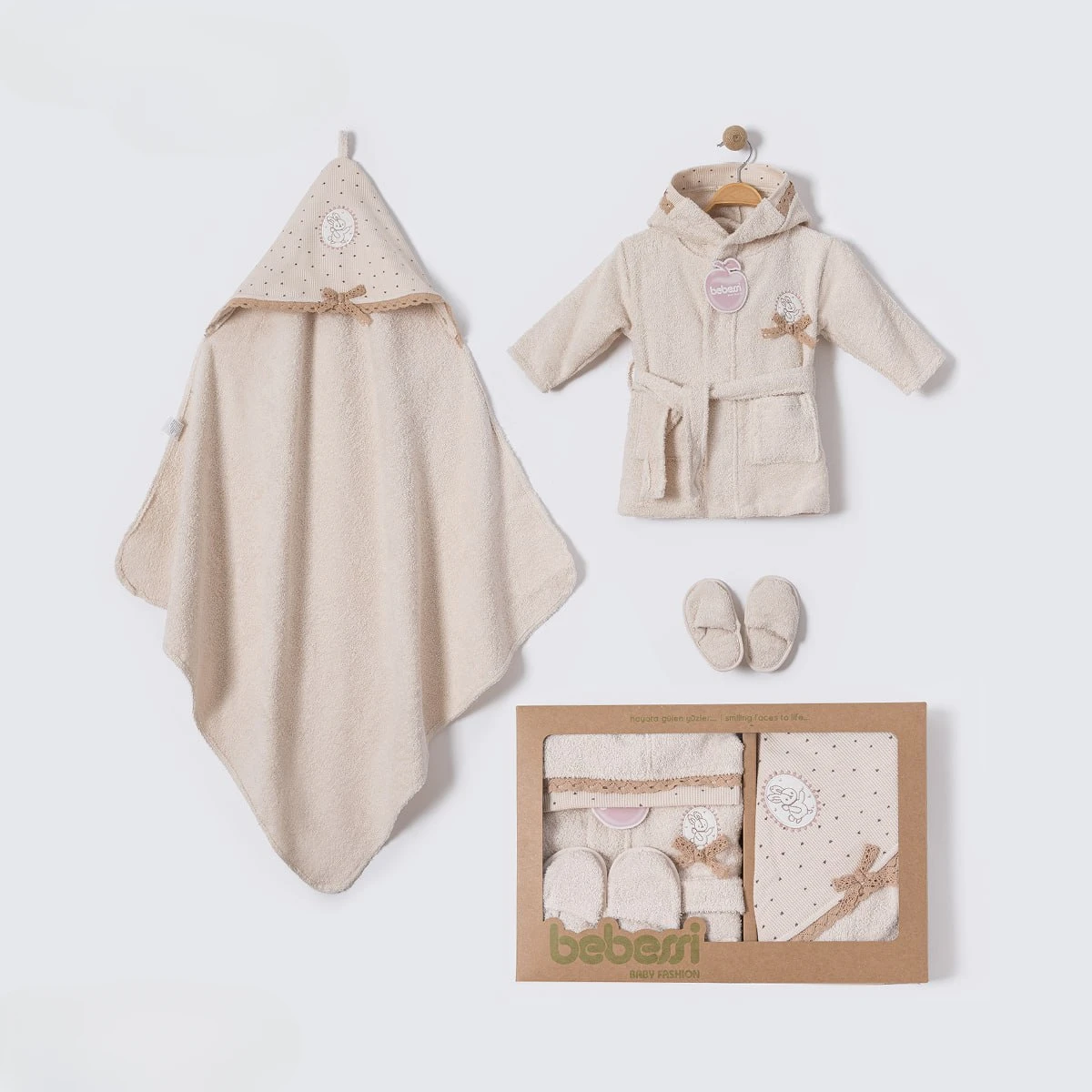 BEBESSİ KIZ 0-12 AY VINTAGE KUTULU BORNOZ SET