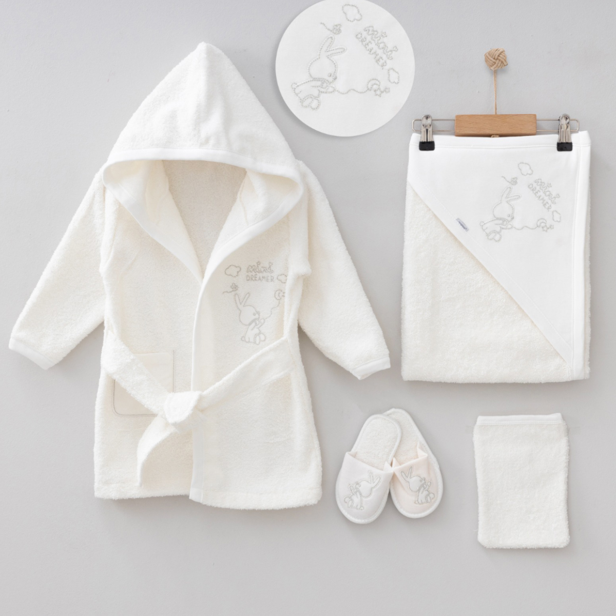 ZIPIR KIZ 0-12 AY RÜYACI BORNOZ SETİ