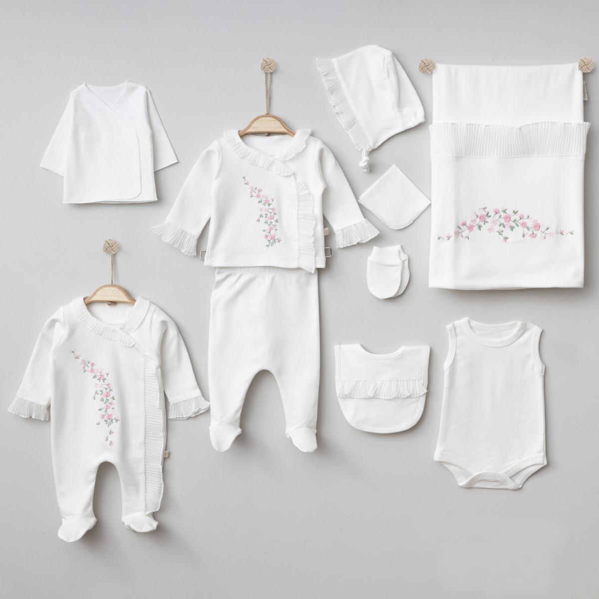 PUGİ KIZ 0-3 AY ÇİÇEK NAKIŞLI 10LU SET