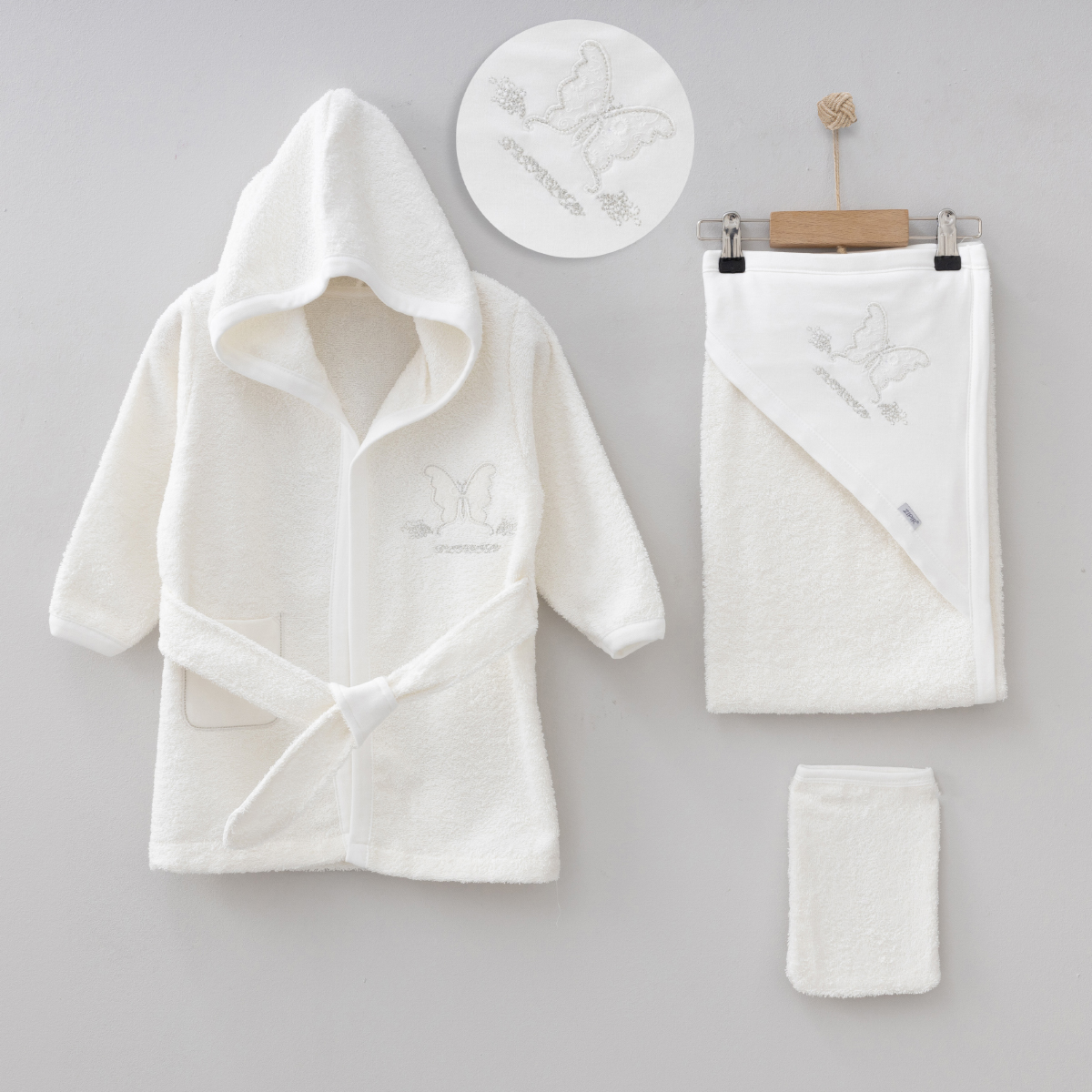 ZIPIR KIZ 0-12 AY KELEBEK BORNOZ SETİ