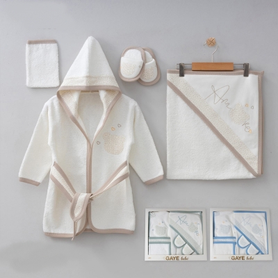 GAYE BEBE UNISEX 0-1 YAŞ KALPLİ AYICIK BORNOZ SET