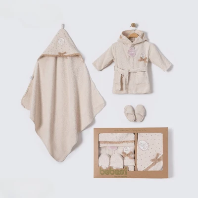 BEBESSİ KIZ 0-12 AY VINTAGE KUTULU BORNOZ SET